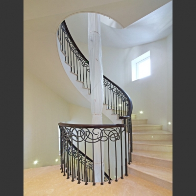 Chesterfield Hill Elegant Staircase