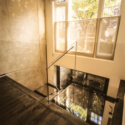 Perrymead Glass & Acrylic Staircase