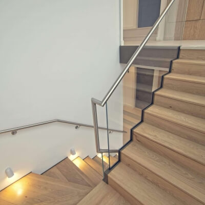 Kings Road bespoke glass staircase London