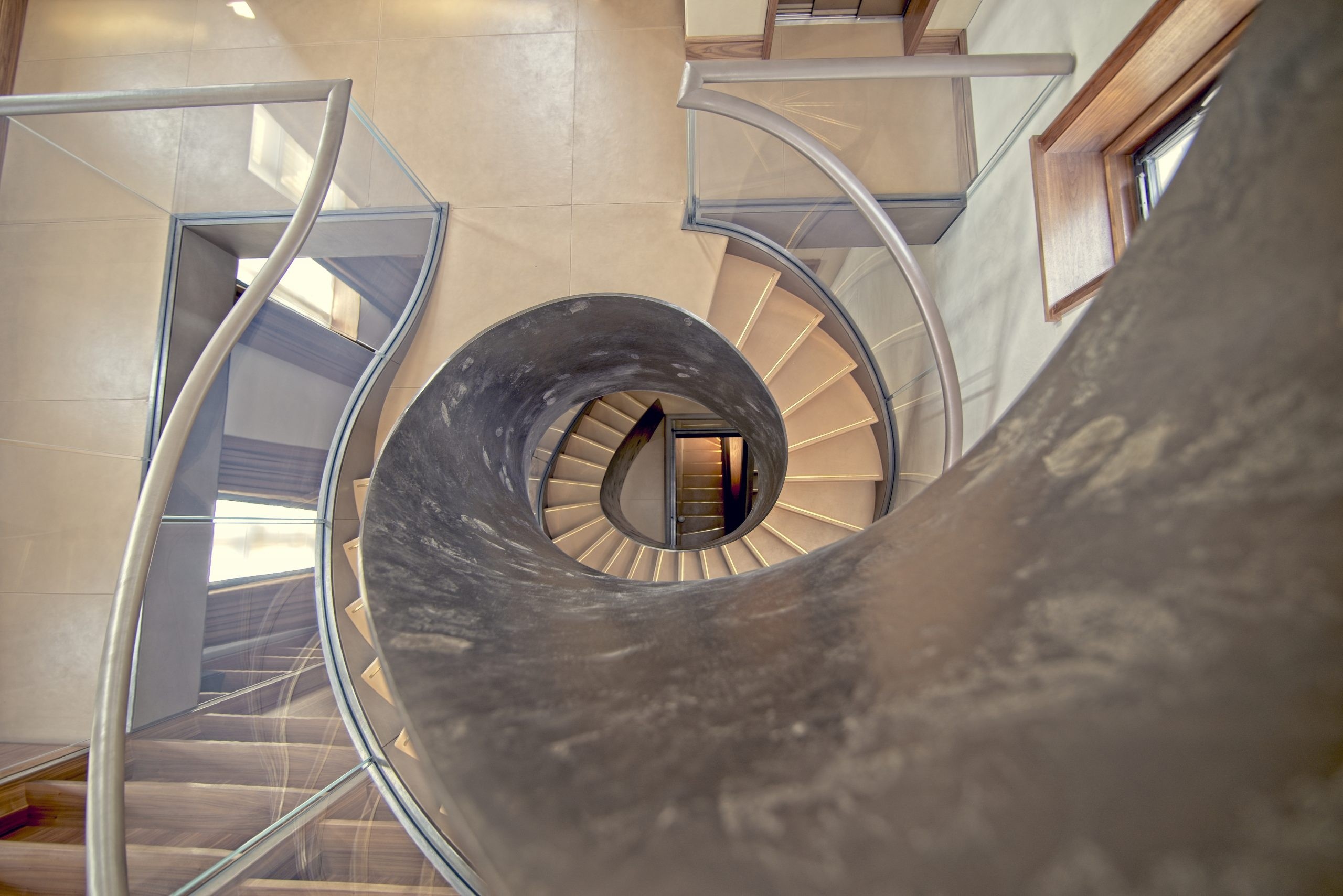 cropped-DSC_6430-Mega-House.jpg